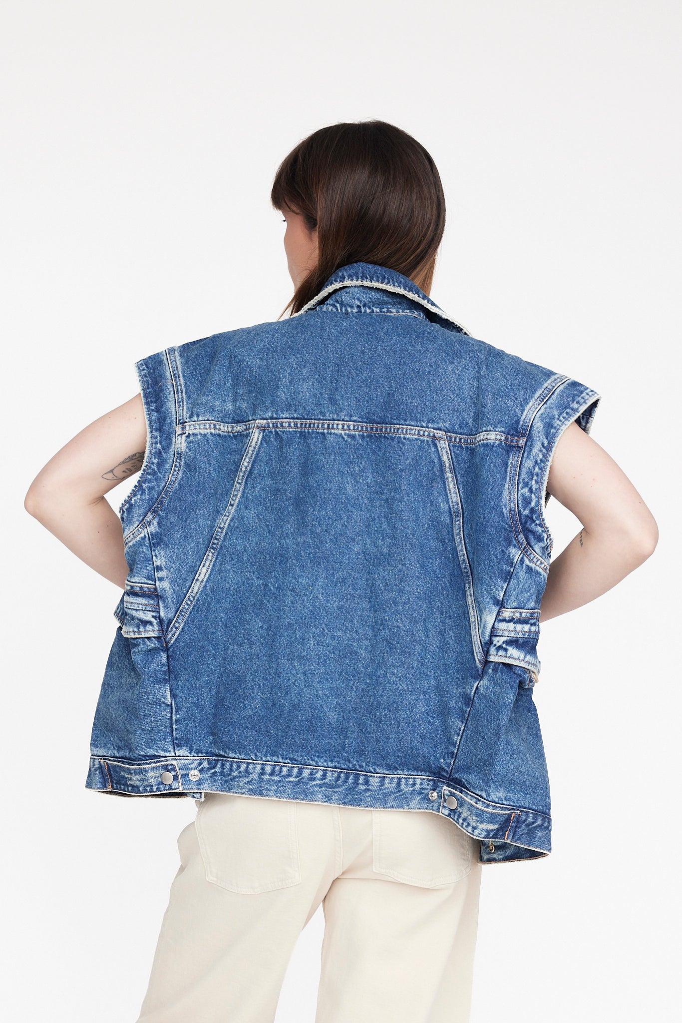 RONI VESTE