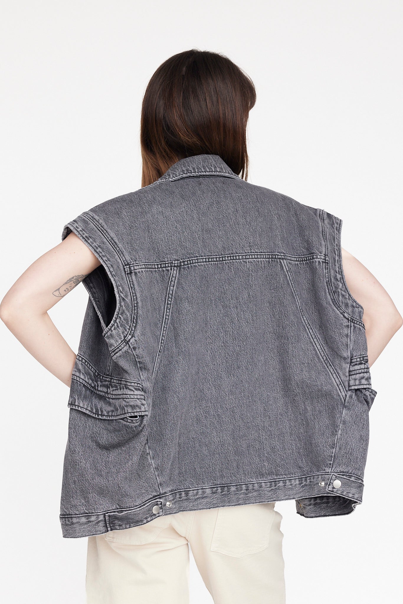 RONI VESTE
